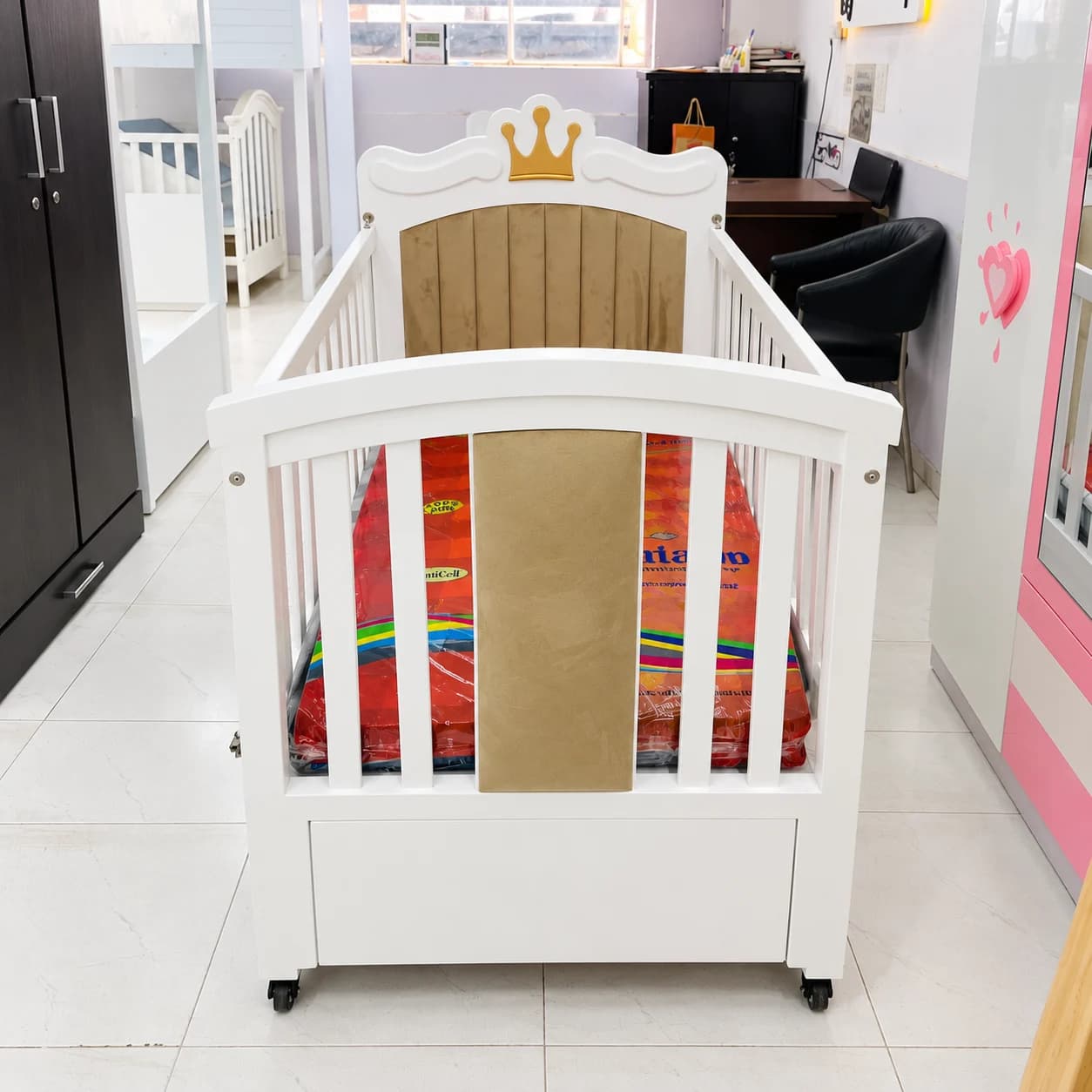 Royal Princess Crown Cot - View 3