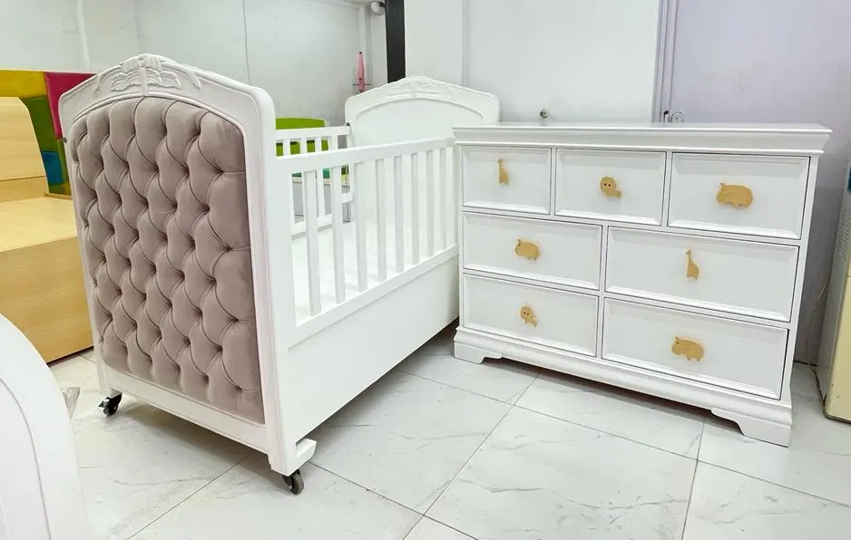 Royal Tufted White Cot - View 2
