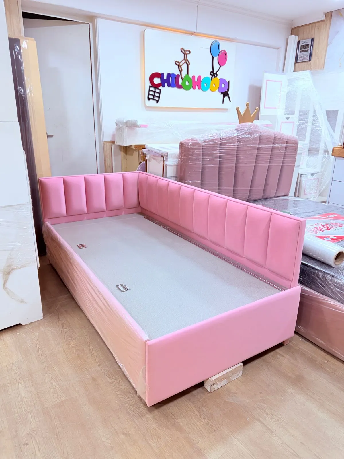 Petal Heaven Single Bed - View 2