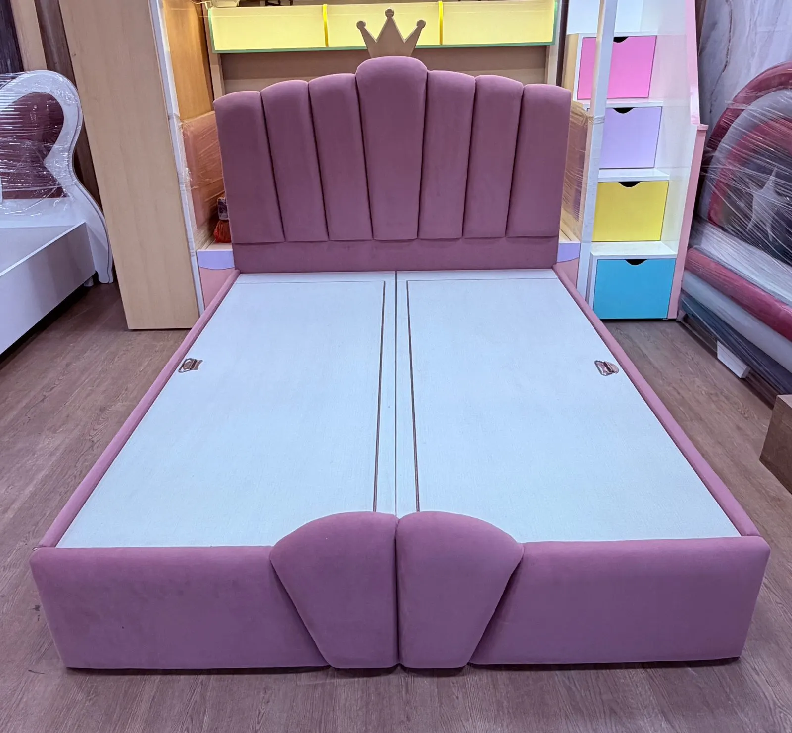 Royal Petal Double Bed - View 2