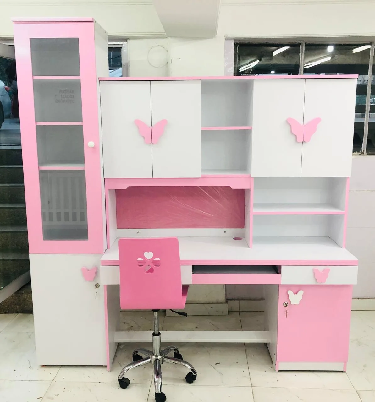 Butterfly Charm Study Station - View 3