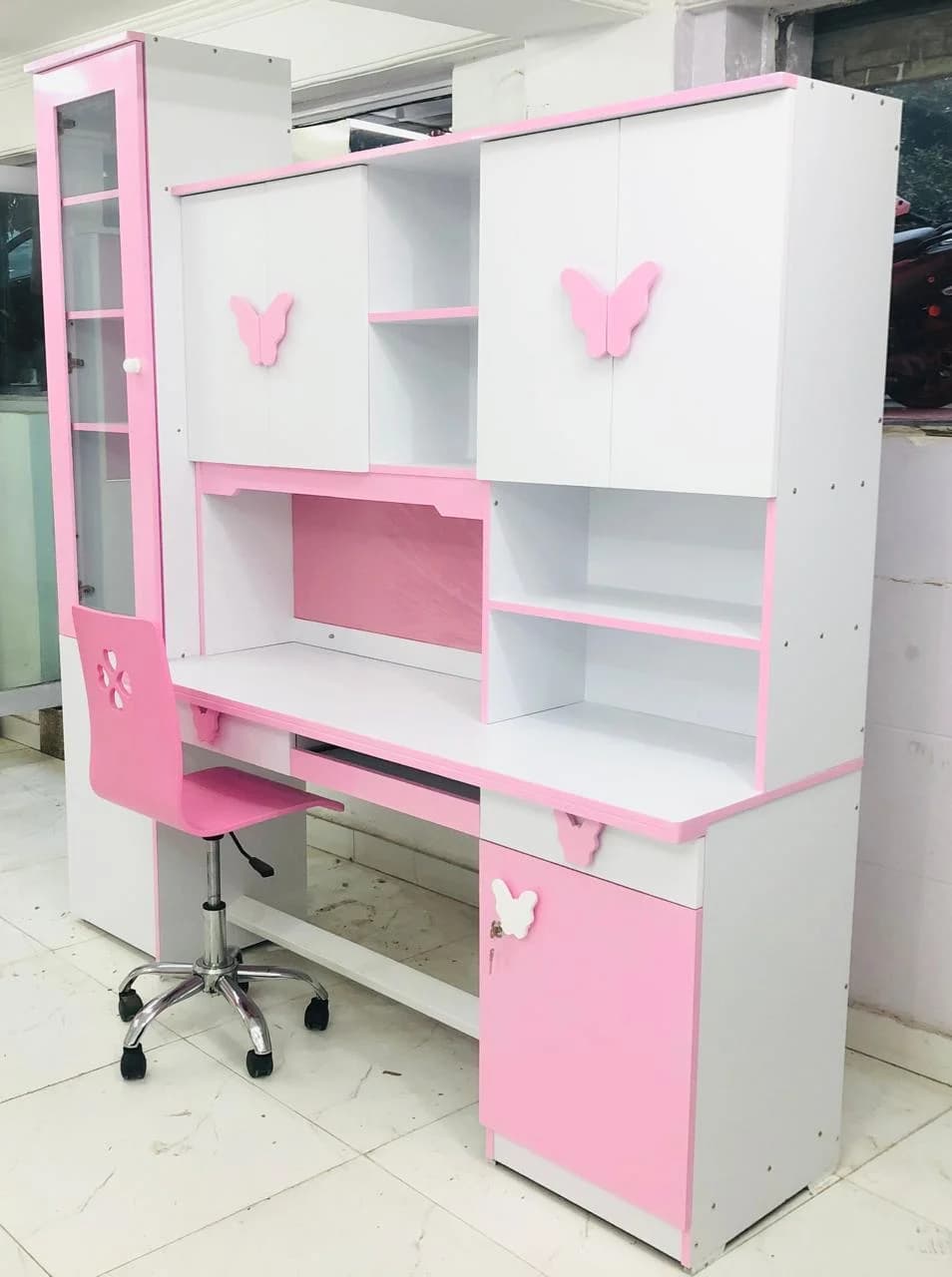 Butterfly Charm Study Station - View 4